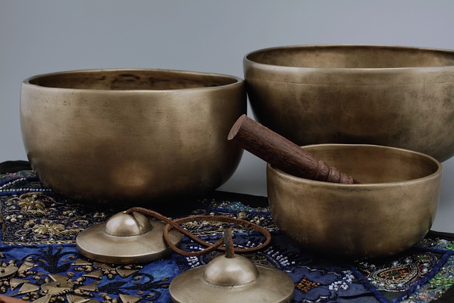 Alt = "Singing bowls vibrate at various frequencies to help us experience the Universal Law of Vibration"